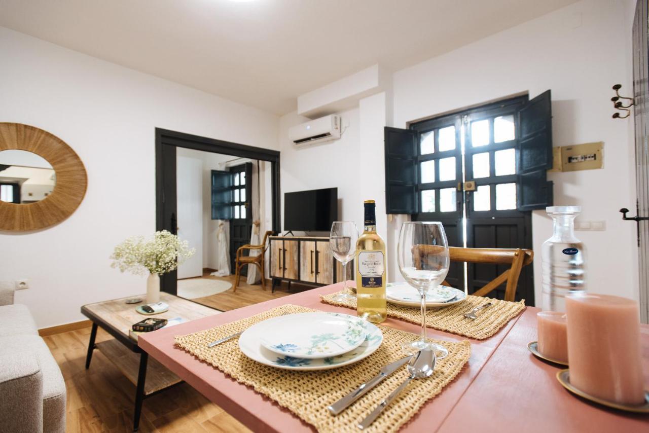 Aitana'S Retreat With Charming Garden Apartman Sevilla Kültér fotó
